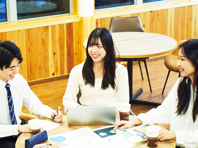 秀明大学