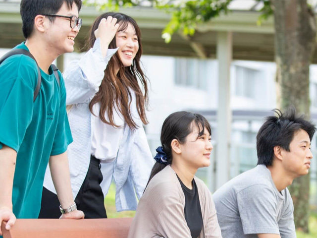 秀明大学